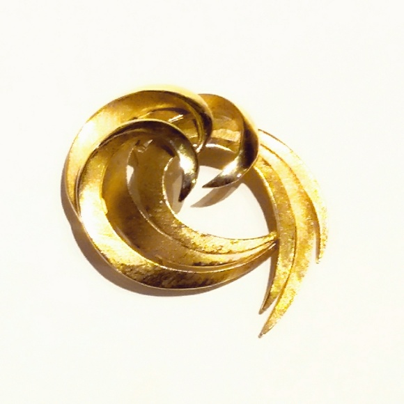 VTG 60\'s Crown Trifari Alfred Philippe Gold Brooch